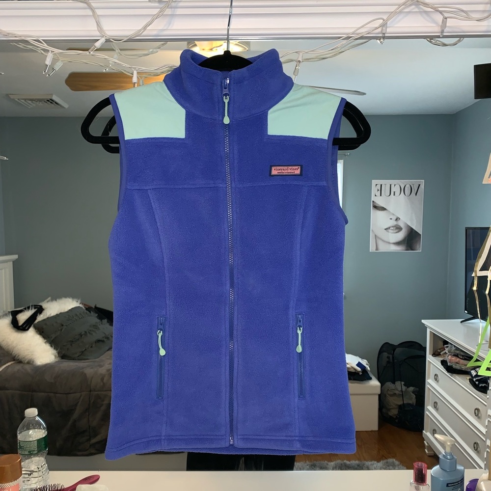 Vineyard vine vest